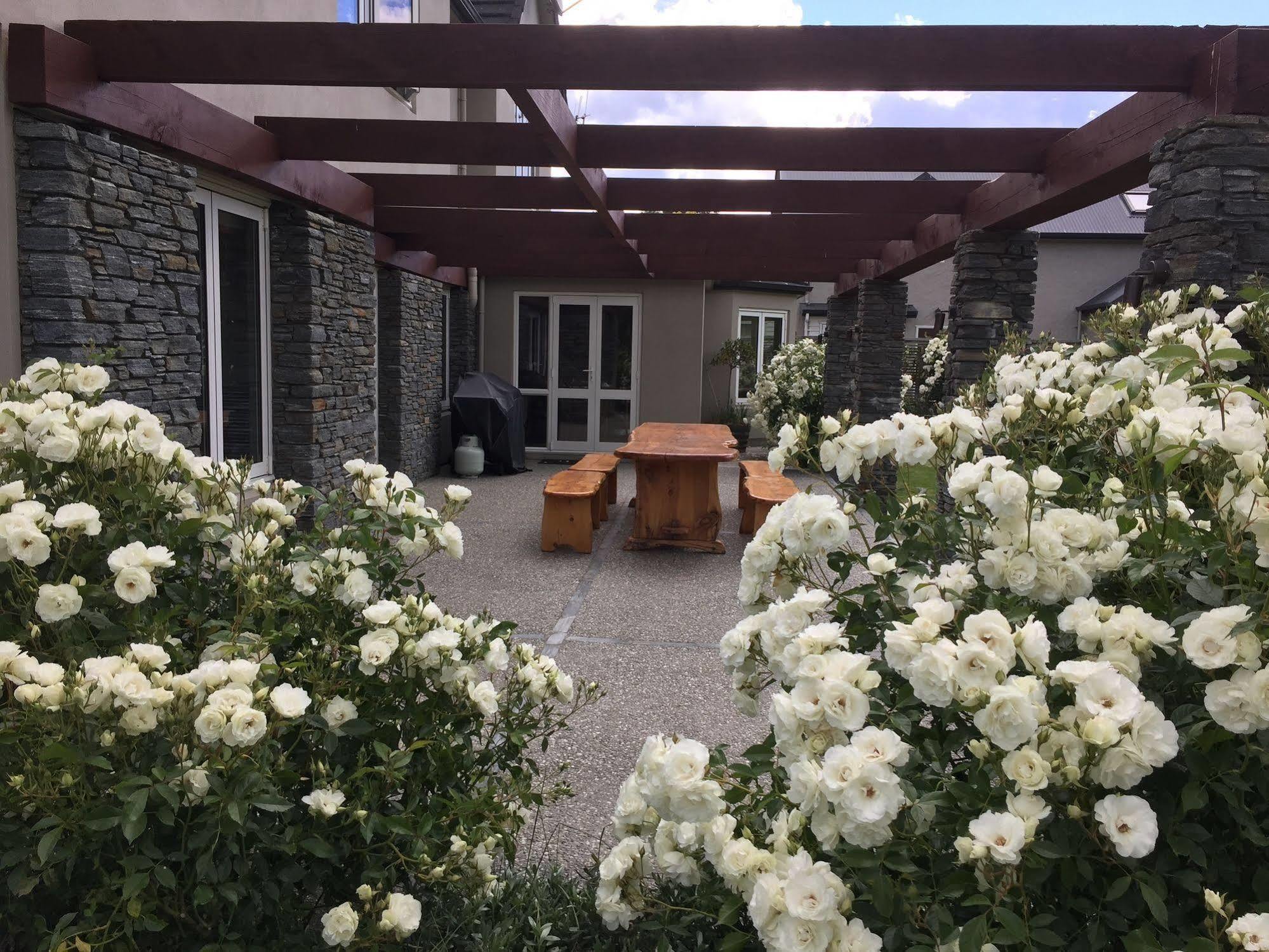Queenstown Country Lodge Lake Hayes エクステリア 写真